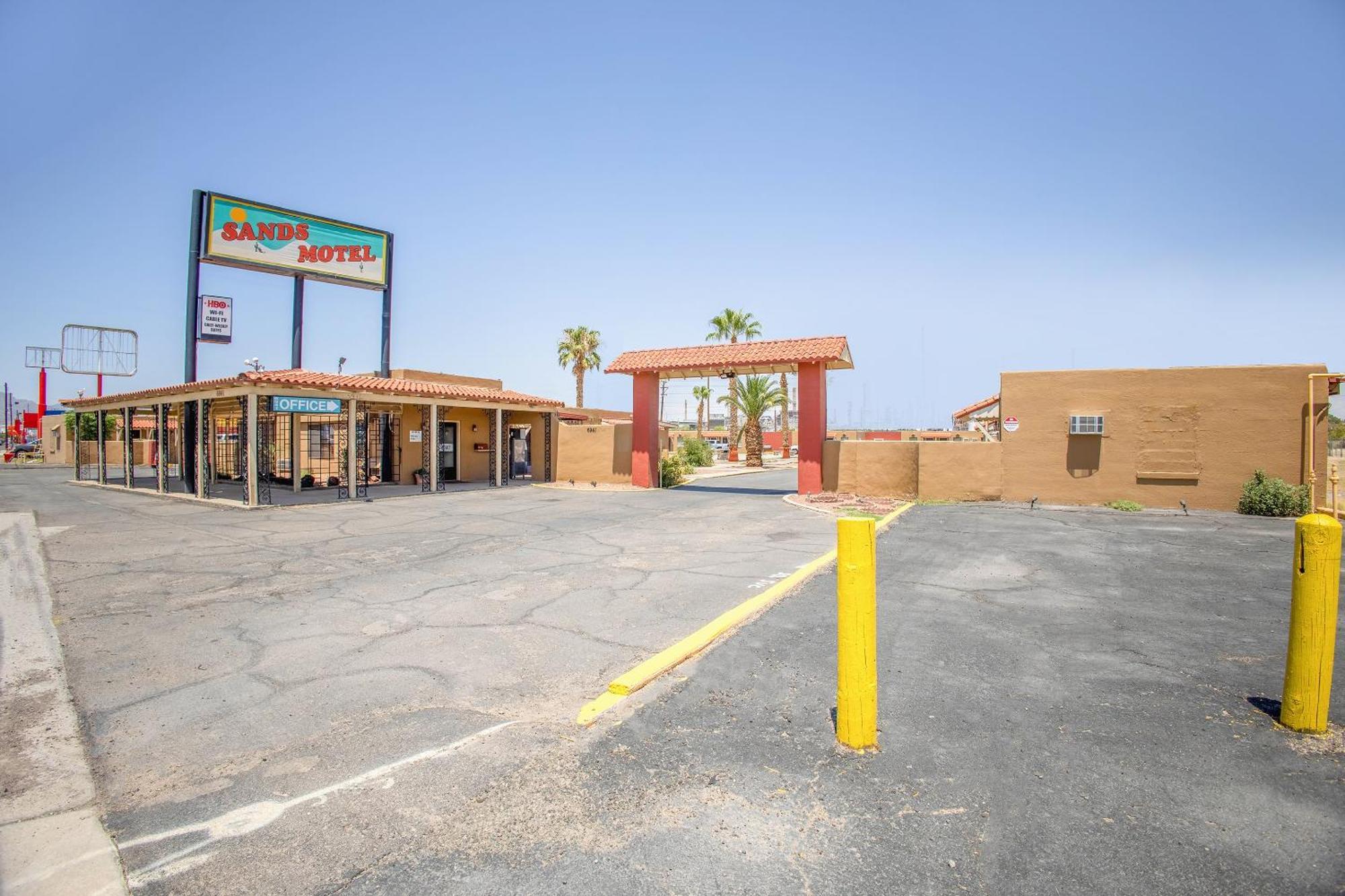 Sands By Oyo Near Airport Motel